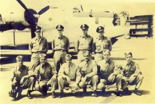 Lt Lewis R and crew.jpg